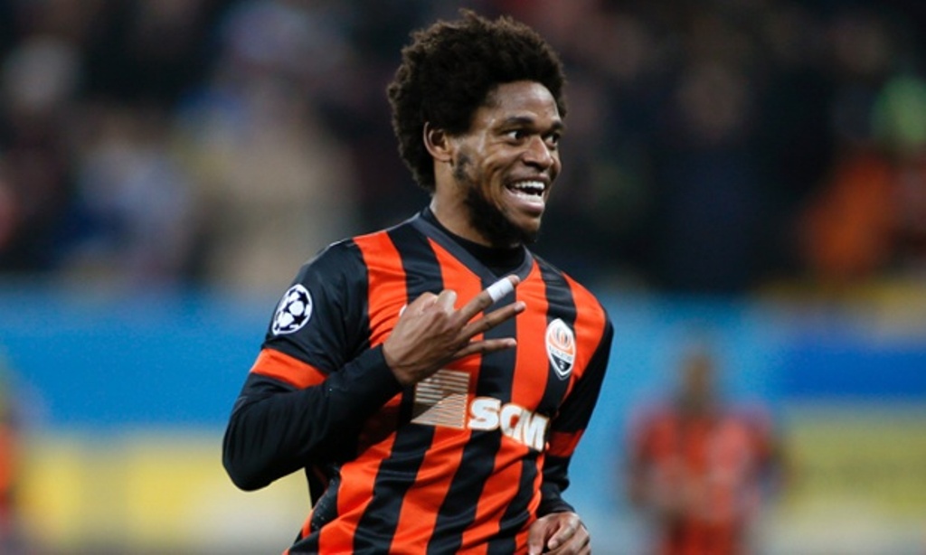 Selebrasi gol Luiz Adriano (Foto: Google Image)