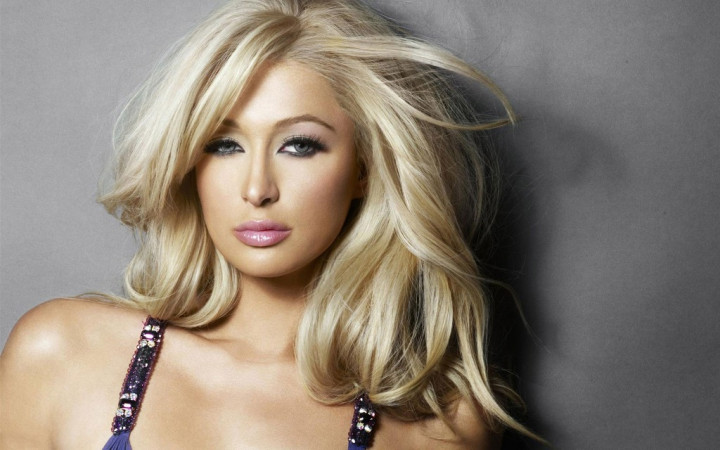 Dikerjai, Paris Hilton akan Tuntut Stasiun TV Mesir