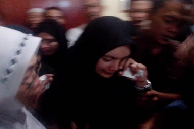 <i>Ibu Ikhlas, Pandu, Allahu Akbar</i>