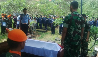 Keluarga Cium Bau Hangus Saat Antar Bayu Berangkat Dinas 