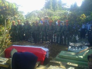 Prajurit TNI pun Ikut Menangisi Kepergian Kopda Saryanto