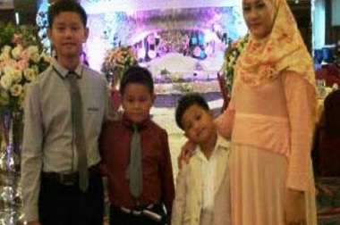 Istri dan Tiga Anak Pelda Arie Dimakamkan di Malang