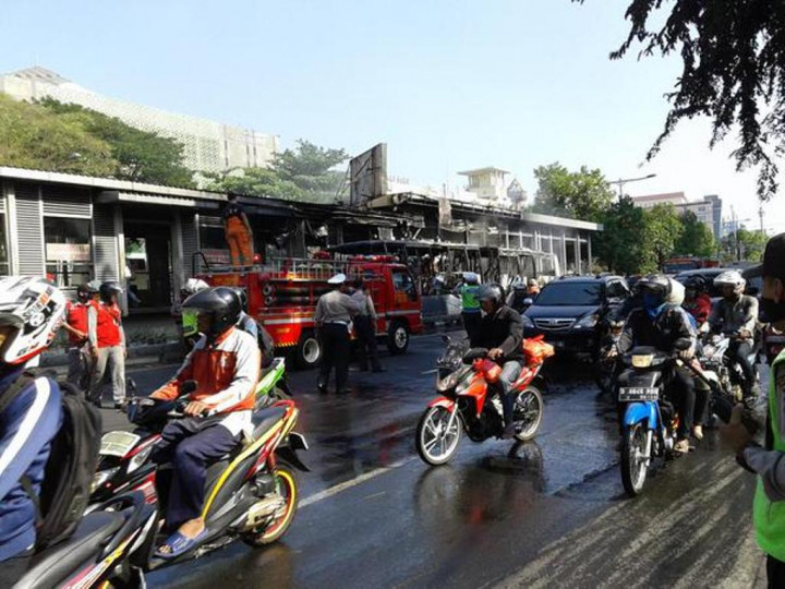 Api yang Melalap Bus TransJakarta Berhasil Dipadamkan 