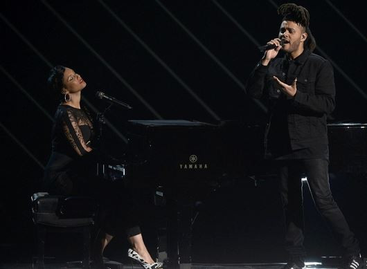 The Weeknd Duet dengan Alicia Keys Bawakan Soundtrack Fifty Shades of Grey