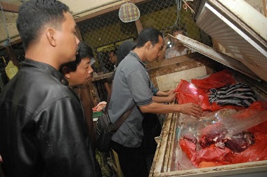 Ratusan Daging Busuk Ditemukan di Jombang