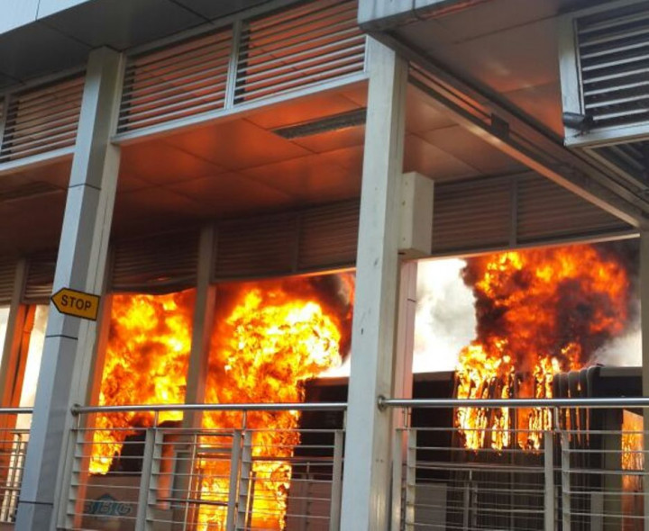 TransJakarta Terbakar, Polisi Duduk di Motor