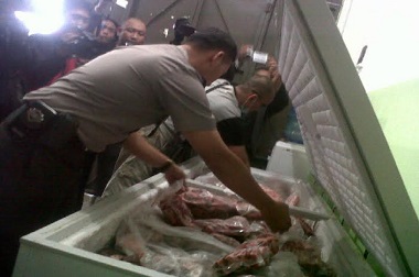 Polisi Gerebek Pabrik Bakso Diduga Gunakan Daging Busuk