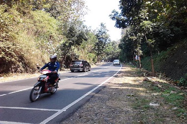 Pengemudi Diingatkan tak Tergoda Jalur Mulus Alasroban
