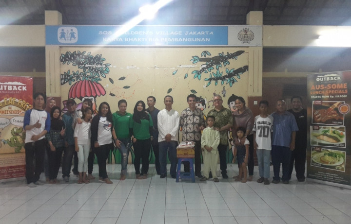 Outback Steakhouse Gelar Buka Puasa Bersama SOS Children Village