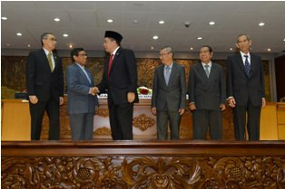 KY Harus Ketat Awasi Bisnis Hakim