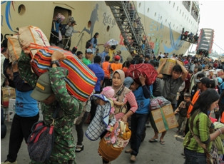 Ratusan TKI Malaysia Pulang Kampung Lewat Laut