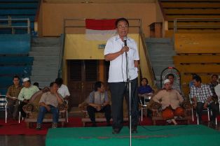 Tekan Harga Pasar, Badan Pengelola Lokasari Bagikan Sembako