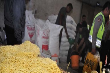 800 Kg Mi Kuning Berformalin Siap Diedarkan di Sukoharjo