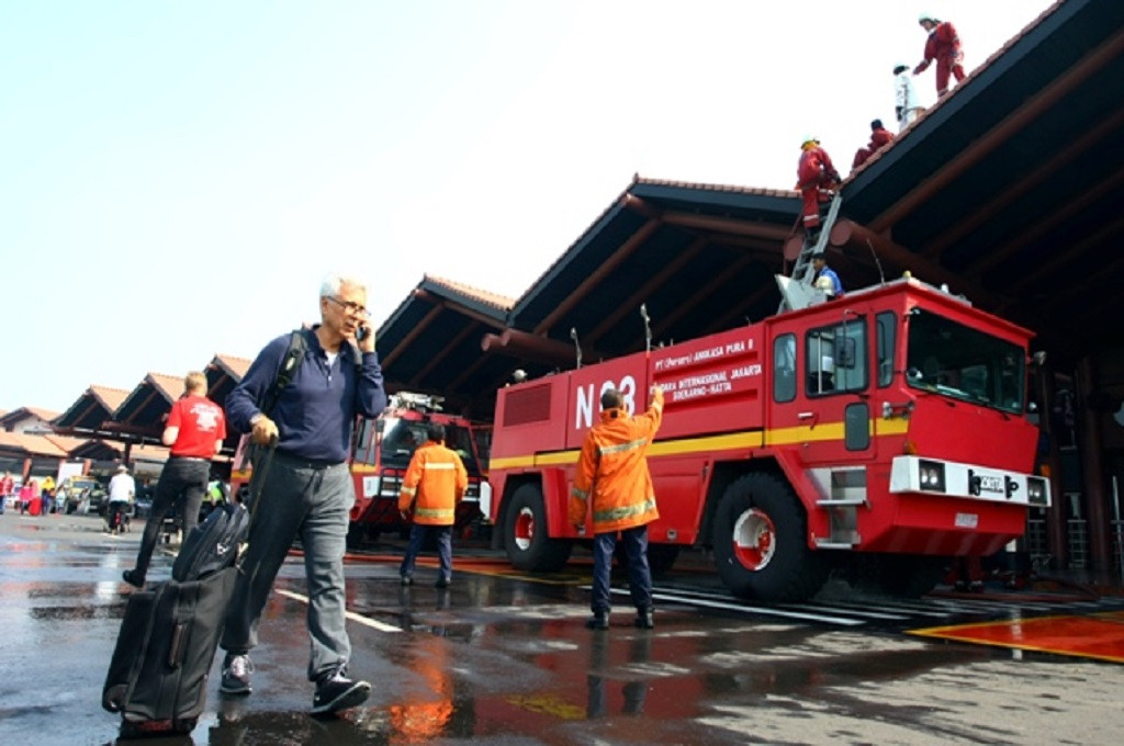 Firefighters at Soekarno Hatta International Airport. (Photo: Antara Foto / M Iqbal)