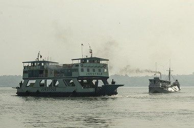 12 Kapal Feri Layani Pemudik Lebaran di Ambon