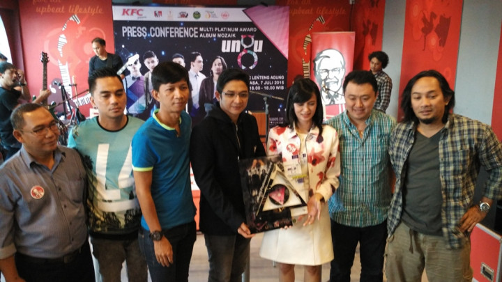 Album Terbaru Ungu Terjual Lebih dari 200 Ribu Keping