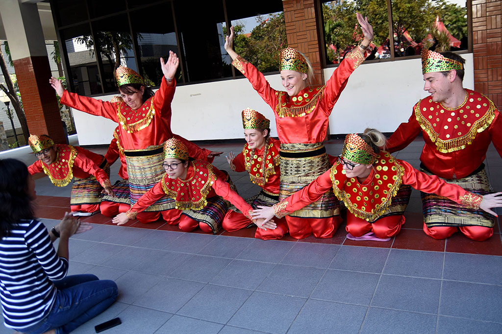 Mahasiswa Asing Belajar Budaya Indonesia
