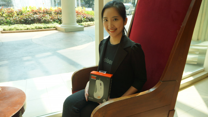 Kelly Boham, Seimbangkan Karir dan Pendidikan 