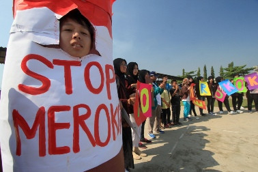 Manfaatkan Ramadan untuk Berhenti Merokok