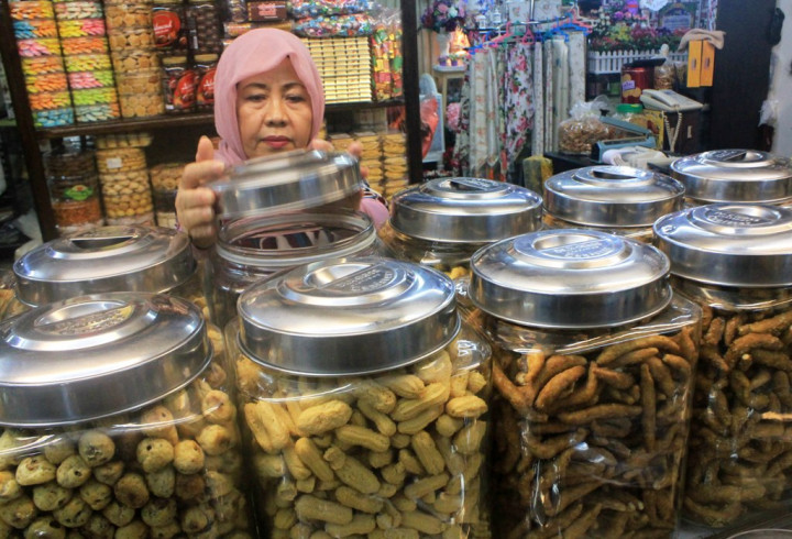 Omzet Pedagang Kue Merosot 50% Jelang Lebaran
