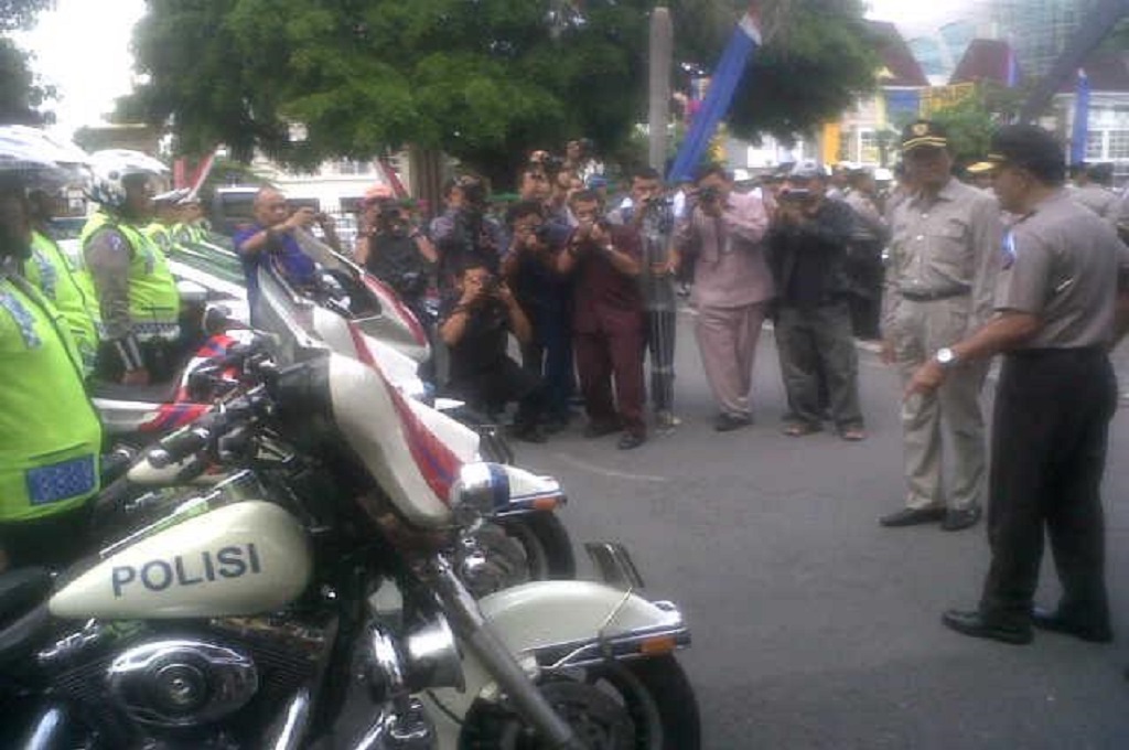 Gubernur Yogyakarta mengecek kesiapan polisi dalam Operasi Ketupat Progo 2015, Metrotvnews.com/ Patricia Vicka