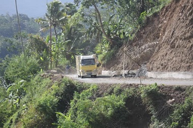 Jalur Mudik masih Rusak, Pengendara Diminta tak Ngebut