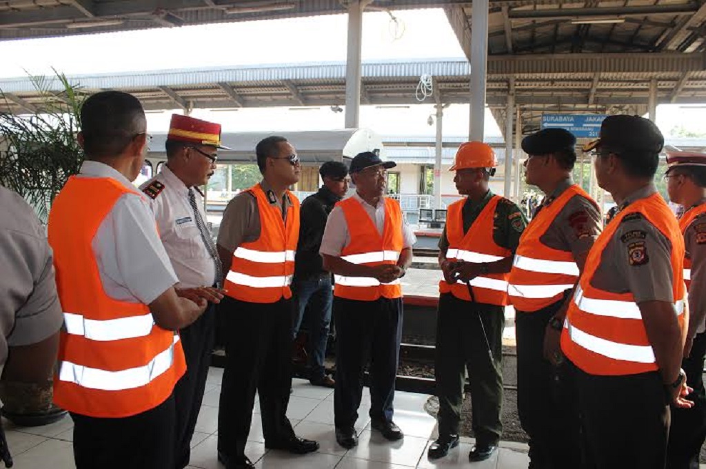Pejabat Kereta Daop 3 berkoordinasi soal penjagaan pemudik, Metrotvnews.com/ Ahmad Rofahan
