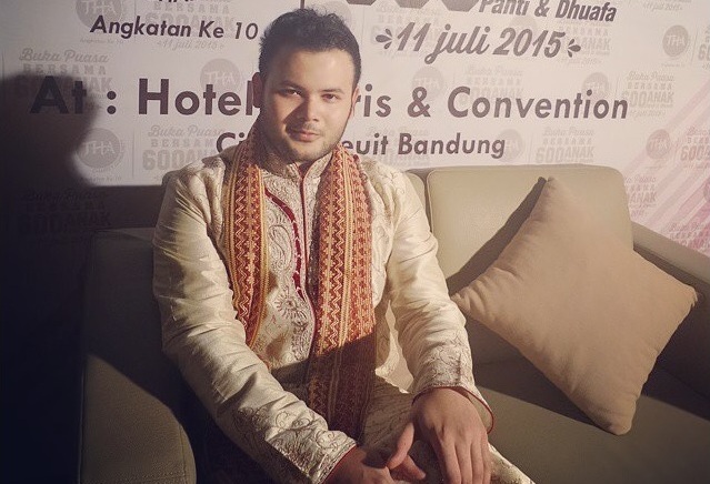 Cara Unik Ridho Rhoma Bagikan THR