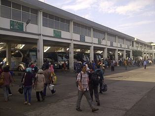 Penumpang Solo dan Yogyakarta Dominasi Terminal Purabaya