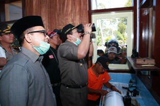 Gubernur Jatim Pastikan Warga Sekitar Gunung Raung Aman