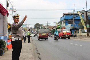 Truk yang Nekat Melintas Sumedang akan Digembok