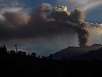 Erupsi Gunung Raung, Warga Sumberwaringin Beraktivitas Normal
