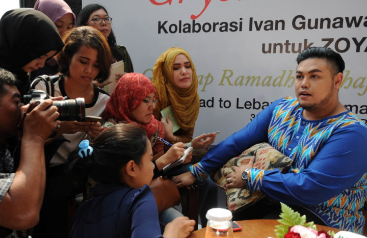 Ivan Gunawan Lelang Perhiasan untuk Kaum Duafa