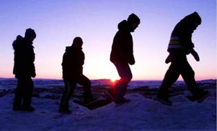 Berbuka Puasa di Arktik, Daerah dengan Matahari yang Tak Pernah Tenggelam