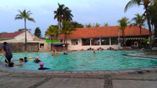 Lelah di Perjalanan, Pemudik Bisa Istirahat Sambil Berenang Gratis