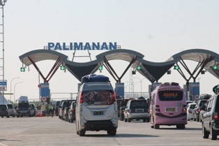 Petugas Loket Tol Cipali Dituntut Kerja Cepat