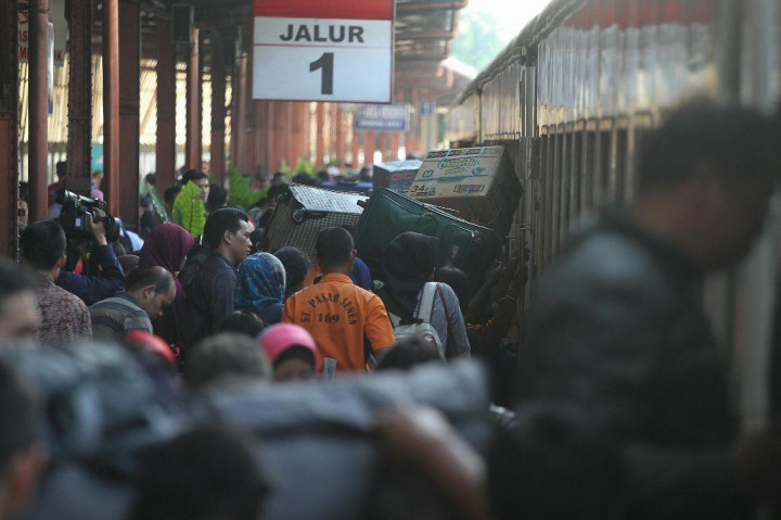H-3, 9.744 Warga Tinggalkan Jakarta Lewat Stasiun Pasar Senen