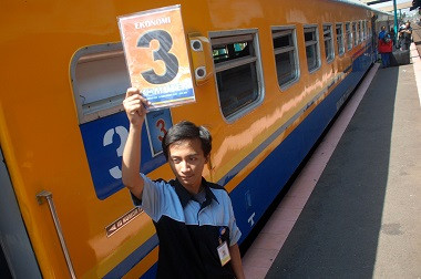 Dampak Raung, PT KAI Tambah Gerbong Kereta