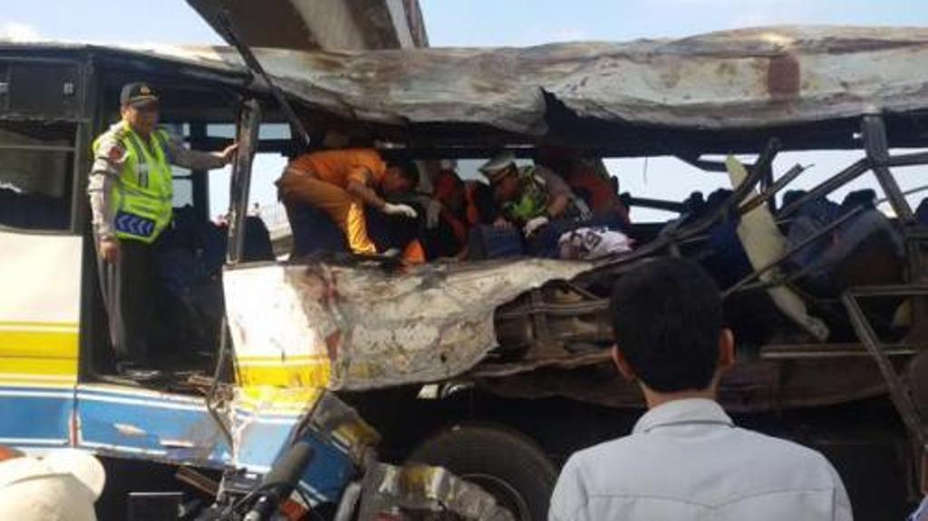 Kecelakaan maut di Tol Palikanci--Foto: TMC Polda Metro Jaya