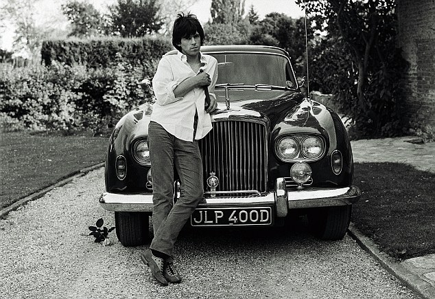 Keith Richards Jual Mobil Bentley Andalannya, Lengkap dengan 