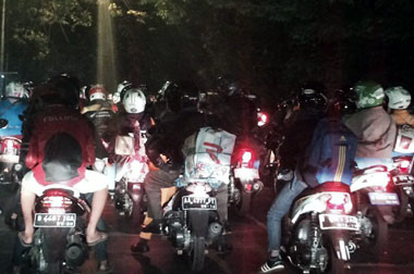 Ribuan Pemudik Motor Tumpah Ruah di Jalur Bekasi