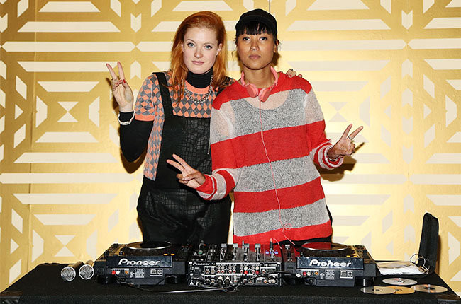 Icona Pop Siap Menjadi Pengasuh Bayi Louis Tomlinson