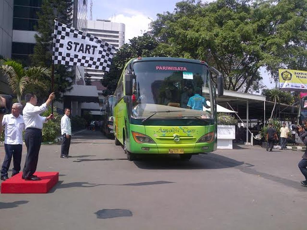 Menteri ESDM SUdirman Said saat melepas para pemudik (Foto: MTVN/Annisa Ayu Artanti)