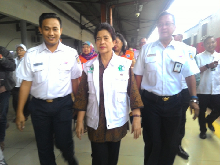 H-2, Puluhan Ribu Pemudik Berangkat dari Stasiun Pasar Senen