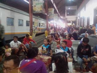 Stasiun Tugu Menggeliat di H-2 Lebaran