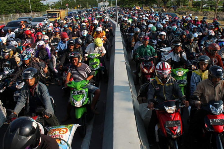 H-2, Arus Kendaraan ke Pulau Madura Capai Puncaknya