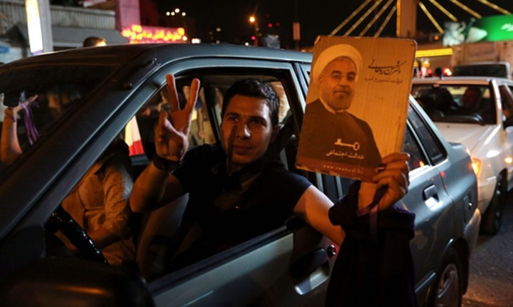 Warga Iran Tumpah Ruah ke Jalan Rayakan Kesepakatan Nuklir