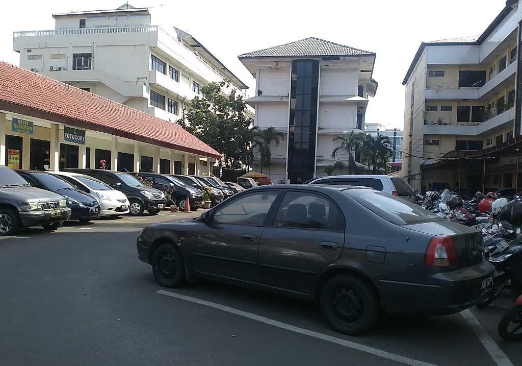 Warga tak minat titipkan kendaraan di Polres Jaksel--Foto: MTVN/Aedy Azeza Ulfi