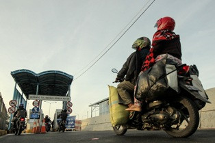 Puncak Mudik, 85 Ribu Kendaraan Serbu Suramadu