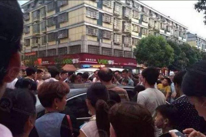 Ibu Lebih Sayang Jendela Mobil daripada Nyawa Anak